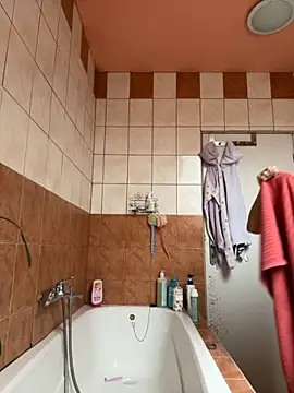 Brutecia2002 online show from December 5, 11:55 am