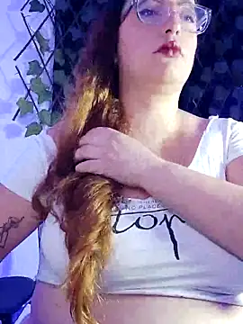Snapshot of SussanMillerr_ chatting on September 18, 9:30 am SussanMillerr online show from September 18, 9:30 am