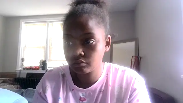 ladypooh000 online show from September 29, 4:12 pm