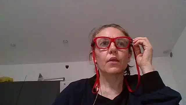 Doravelle online show from December 22, 5:38 pm