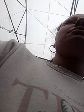 Jessie Queen 1 online show from November 21, 8:05 am