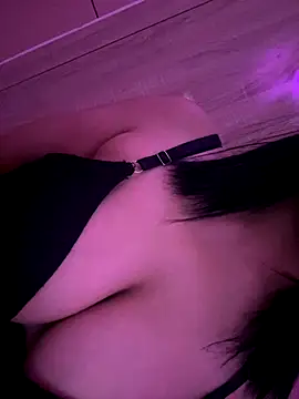 Snapshot of saloma70 chatting on October 13, 2:14 am saloma70 online show from October 13, 2:14 am
