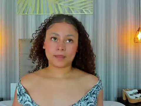 Sofiapassionne online show from April 14, 3:01 pm