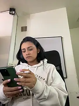 MarilynWhite  online show from October 22, 8:08 am