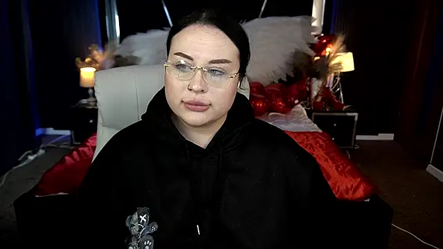 SerahMirabeli online show from February 4, 9:07 pm