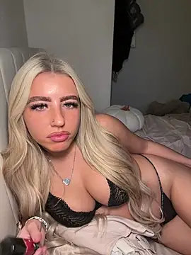 BlondeBetty online show from February 2, 12:48 pm