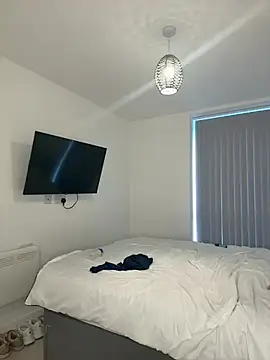 SexySaraxxoo online show from March 27, 9:10 am