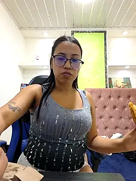 susan mooree online show from November 12, 7:23 pm