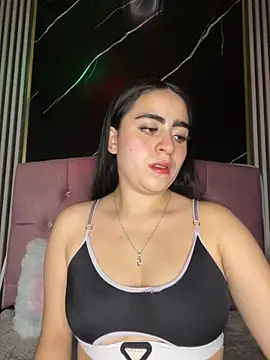Snapshot of Elha_20 chatting on October 21, 10:30 am Elha 20 online show from October 21, 10:30 am
