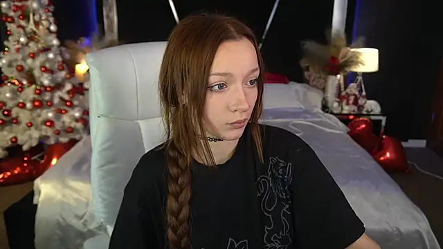 FoxyMayy online show from December 19, 2:31 pm