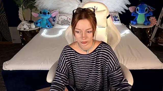 FoxyMayy online show from October 2, 1:27 pm