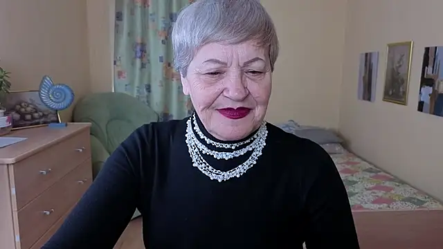 Snapshot of Freya_Fable chatting on October 6, 7:58 am Freya Fable online show from October 6, 7:58 am