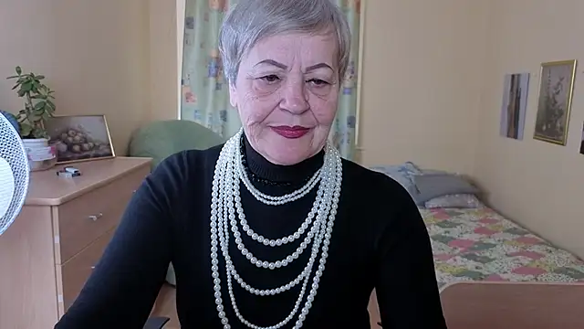 Snapshot of Freya_Fable chatting on October 14, 8:28 am Freya Fable online show from October 14, 8:28 am