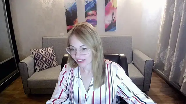 shy hot cat online show from September 24, 10:25 am