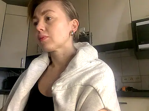 MartaLuna  online show from January 7, 9:45 am