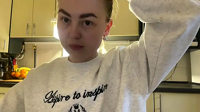 MartaLuna  online show from April 10, 3:51 pm