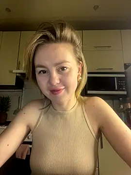 MartaLuna  online show from December 18, 7:40 pm