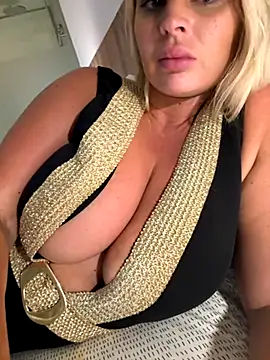 Luce-xxx1 online show from September 12, 8:49 pm