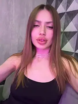 Elizabeth Tay online show from March 9, 6:44 pm