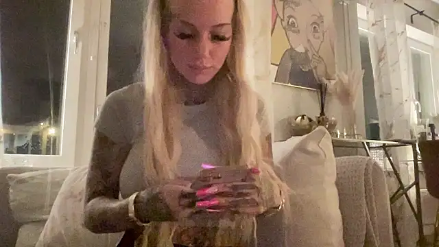 Snapshot of paulinaalatalo chatting on January 7, 7:50 pm paulinaalatalo online show from January 7, 7:50 pm