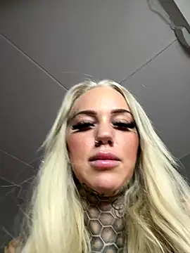 Snapshot of paulinaalatalo chatting on September 16, 8:28 pm paulinaalatalo online show from September 16, 8:28 pm