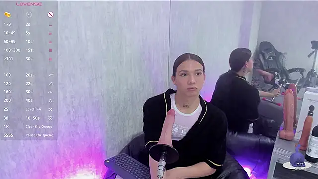 Snapshot of Almaazz chatting on October 15, 9:17 pm Almaazz online show from October 15, 9:17 pm