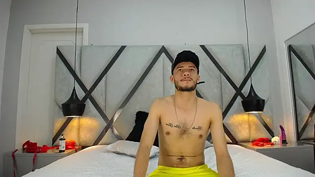 EthanCollen online show from October 17, 11:41 pm