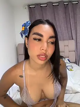 karolaalcendra online show from October 30, 4:26 am