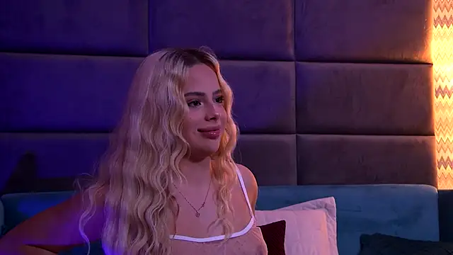 YssabelFox online show from November 7, 3:50 pm