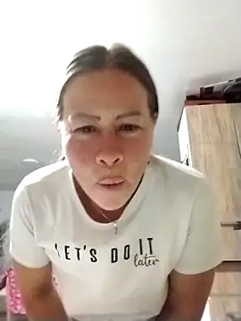 LaraCaliente online show from September 18, 7:18 am