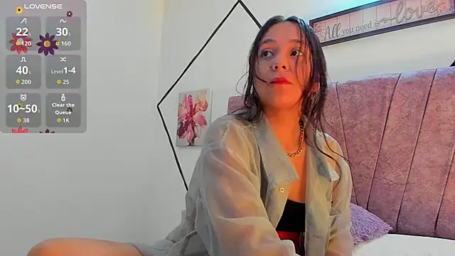 Julieta Lein online show from October 20, 11:30 pm