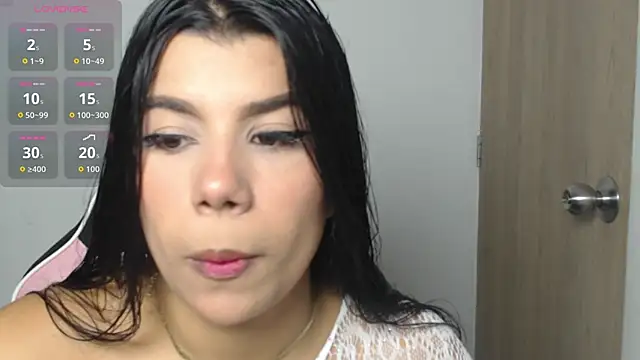 MayaScott11 online show from December 5, 7:04 pm