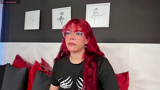 miss velvett online show from September 29, 11:59 am