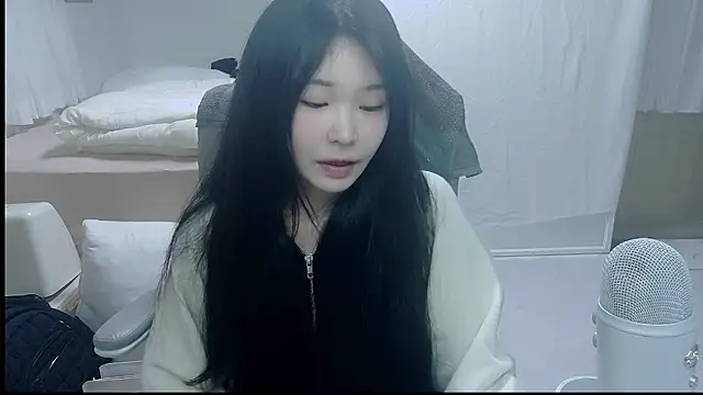 lengiiiii online show from October 9, 1:26 pm