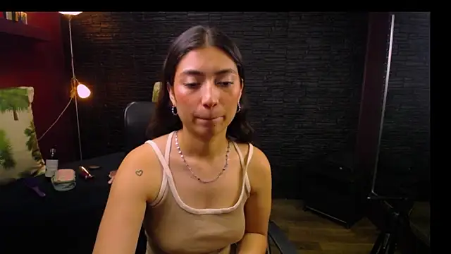 Snapshot of Lizzie_Collin chatting on September 29, 1:38 pm Lizzie Collin online show from September 29, 1:38 pm