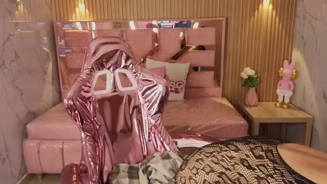 lilith4 s online show from January 9, 8:35 pm