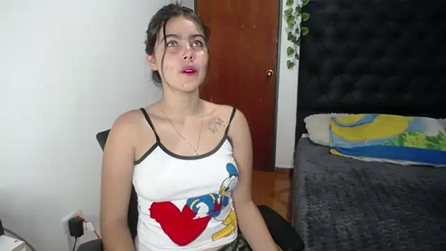 Snapshot of isabel_09 chatting on October 21, 3:10 am isabel 09 online show from October 21, 3:10 am
