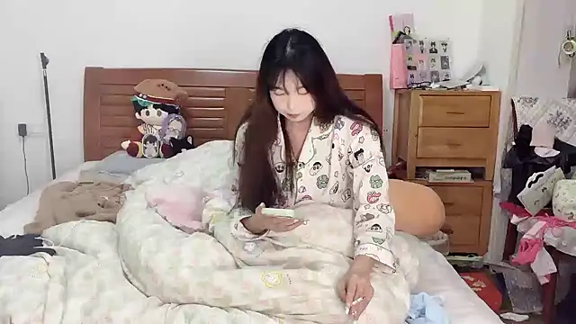 Akong11 online show from October 4, 8:46 pm