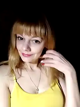 Snapshot of AliceSwan1122 chatting on October 4, 6:23 pm AliceSwan1122 online show from October 4, 6:23 pm