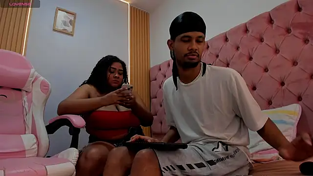 Snapshot of Dakota__Luxx00 chatting on September 16, 3:36 am Dakota Luxx00 online show from September 16, 3:36 am