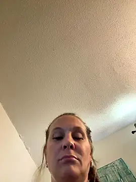 Snapshot of Ariasweetaspie chatting on October 1, 4:01 pm Ariasweetaspie online show from October 1, 4:01 pm