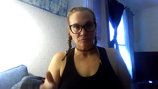 Snapshot of Ariasweetaspie chatting on October 9, 5:06 pm Ariasweetaspie online show from October 9, 5:06 pm