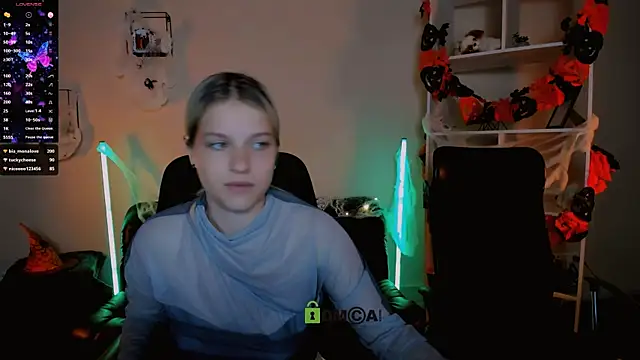 Snapshot of kaela_spell_ chatting on October 20, 10:57 pm kaela spell  online show from October 20, 10:57 pm