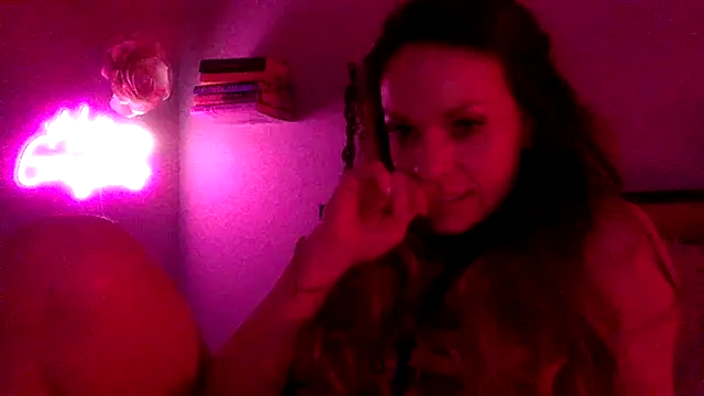 Texxaspearl online show from March 22, 9:15 am