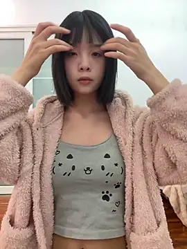 qiqi x online show from February 25, 2:15 pm