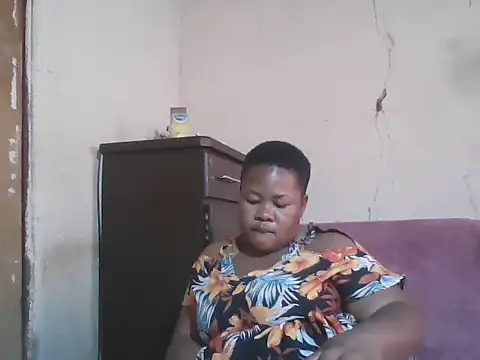 Snapshot of Bustyass93 chatting on October 2, 9:58 am Bustyass93 online show from October 2, 9:58 am