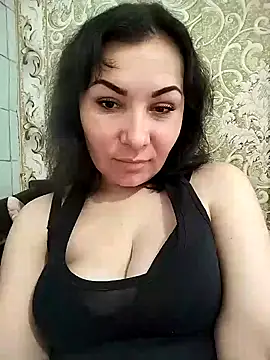 Mia24Blove online show from April 22, 10:45 am