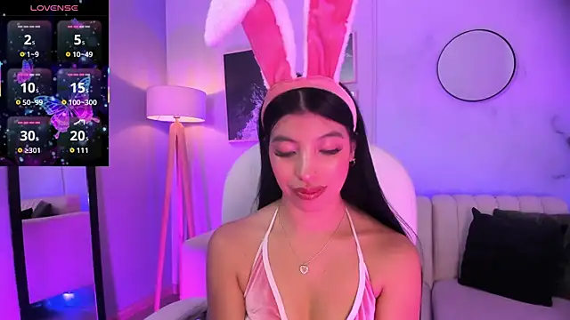 Tiffany Low online show from October 29, 1:37 pm