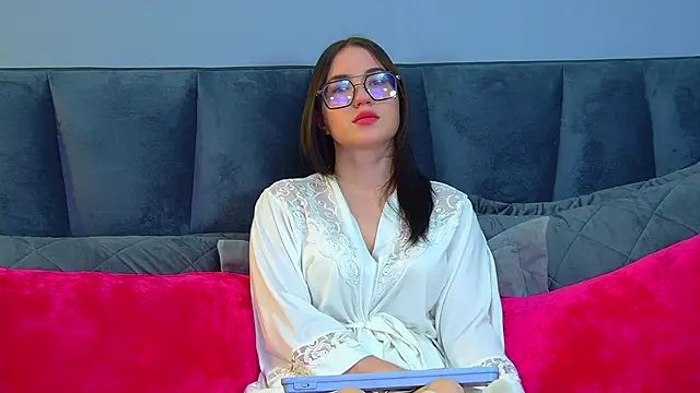 AnneAvery online show from October 5, 6:40 am