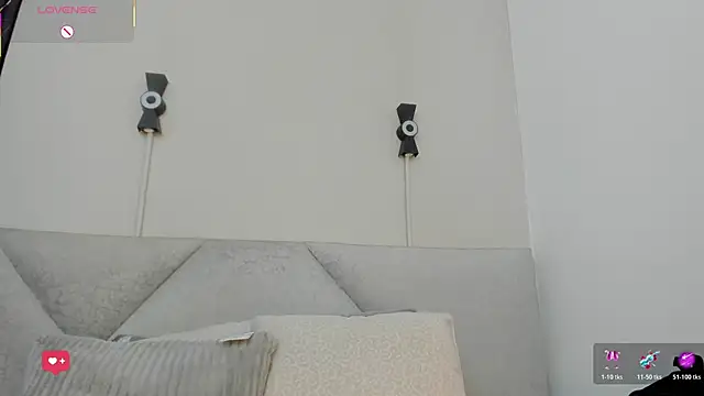 Naomi Rousse online show from February 26, 1:21 pm